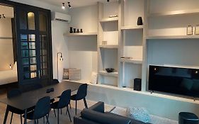 3 Bedroom Art-Nouveau Apartment with Free Parking